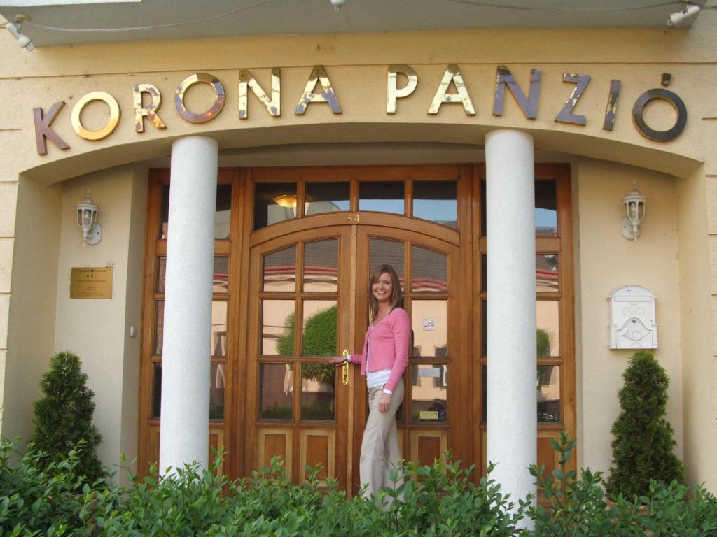 לינה וארוחת בוקר דברצן Korona Panzio מראה חיצוני תמונה